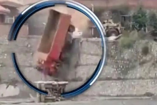 Maaş ala bilməyən ekskavatorçu nələr etdi... - Video