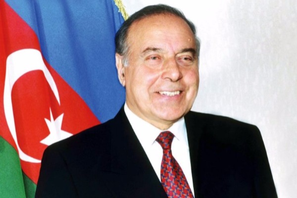 Heydər Əliyevin vəfatından 14 il keçir
