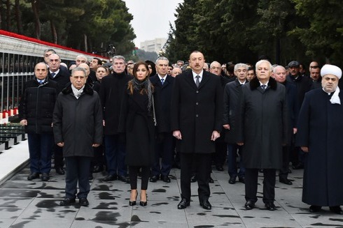 İlham Əliyev 20 Yanvar şəhidlərinin əziz xatirəsini yad edib