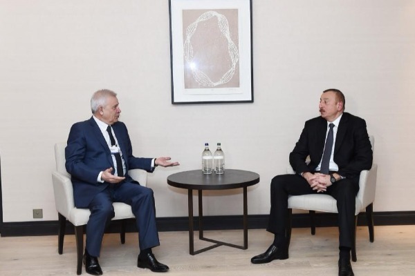 Prezident Davosda azərbaycanlı milyarderlə görüşdü - Foto