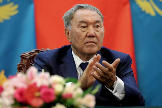 Nazarbayev yeni əlifbaya keçidi təsdiqlədi