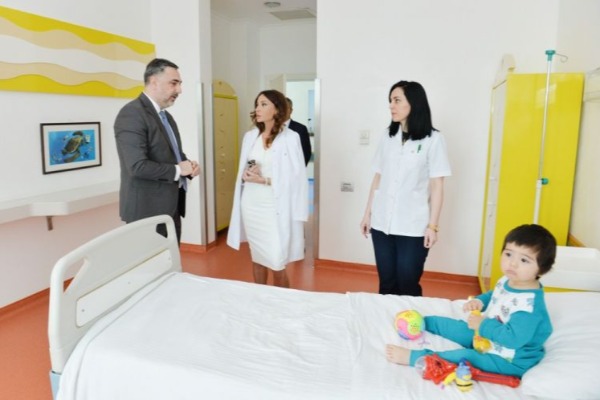 Birinci vitse-prezident Talassemiya Mərkəzində olub - FOTO