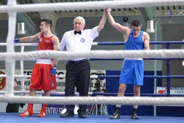 Azərbaycan boksçusu Avropa çempionatının finalına yüksəlib (FOTO)
