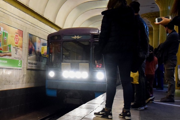 Bakı metrosunda FACİƏ: TƏLƏBƏ ÖLDÜ