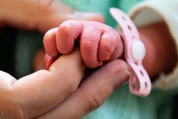 Sumqayıtda FACİƏ: 15 günlük körpə yandı