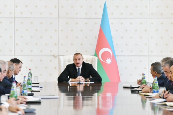 Prezident İlham Əliyev nazirləri topladı - VİDEO