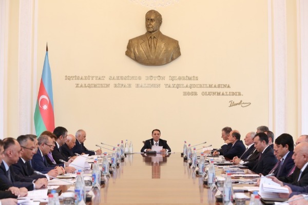 Baş nazir Novruz Məmmədovun sədrliyi ilə Nazirlər Kabinetinin iclası keçirilib