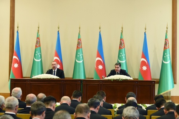 Azərbaycan və Türkmənistan prezidentləri mətbuata birgə bəyanatla çıxış ediblər