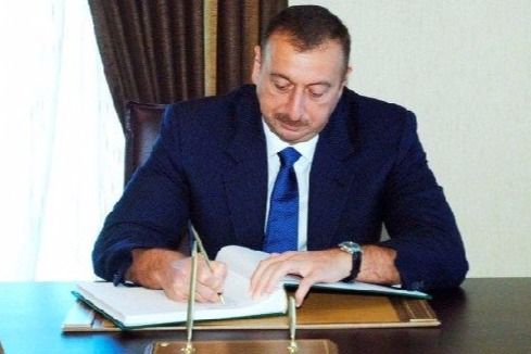 Elçin Babayevin Bakı Dövlət Universitetinin rektoru təyin edilməsi haqqında  Azərbaycan Respublikası Prezidentinin Sərəncamı