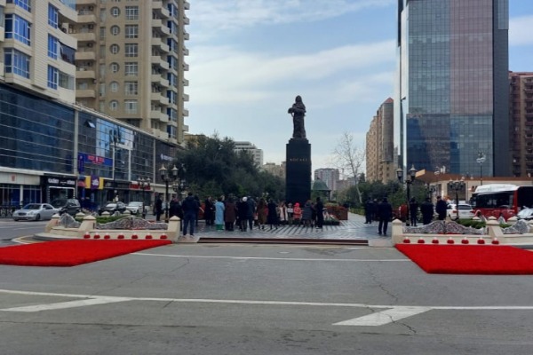 Xətai rayonundakı Xocalı soyqırımı abidəsi yerləşən parkda abadlıq işləri yekunlaşıb