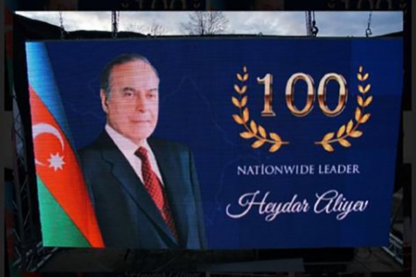 HEYDƏR - DAHİ                                  Təranə YUSİFQIZI, "Qızıl qələm" mükafatı laureatı