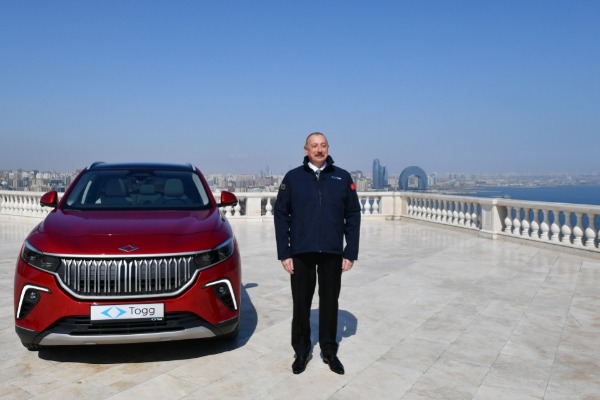 Türkiyənin ilk yerli elektromobili “Togg” Azərbaycan Prezidenti İlham Əliyevə təqdim olunub