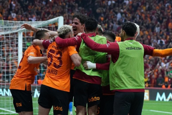 İstanbul derbisində "Qalatasaray" "Fənərbağça"nı məğlub edib