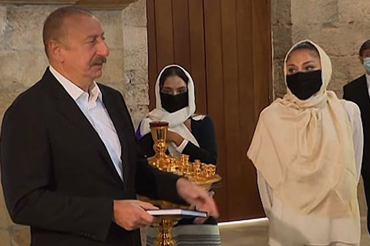Prezidentin 150 yaşlı məktəblə bağlı tapşırıq verdiyi həmin an -  VİDEO